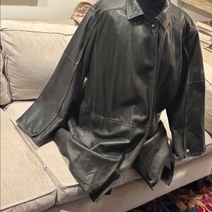 Beautiful Gianfranco Ferre lambs leather with woolen liner loose beautifully cut